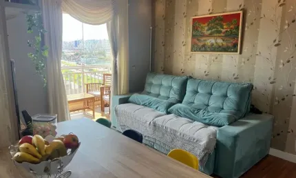 Apartamento com piscina e 2 quartos em praia grande.