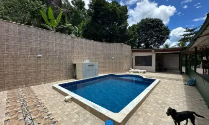 Chácara com 3 quartos, piscina e churrasqueira em Peruíbe