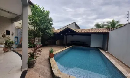 Casa de alto padrão no Canto do Forte - R$ 2.000.000,00.