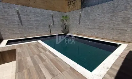 Casa com piscina, 2 quartos e área gourmet em Itanhaém.