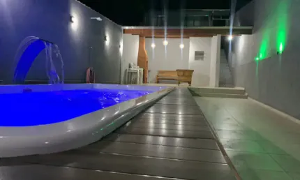 Casa com 2 quartos, piscina e área gourmet em itanhaém.