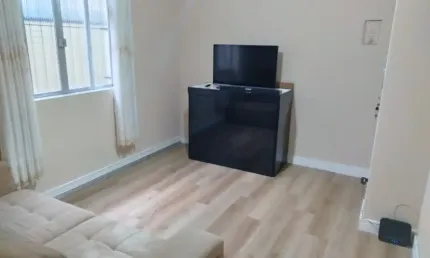 Apartamento com 2 quartos e sacada, bairro Boqueirão, em Santos/SP
