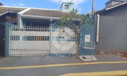 Casa com 2 dormitórios para locação, Jardim Ipê III, FOZ DO IGUACU - PR
