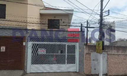 Sobrado à venda na Vila Invernada, São Paulo-SP: 2 quartos, 2 salas, 2 banheiros, 2 vagas de garagem!