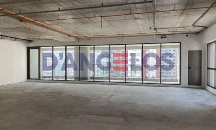Excelente Laje Comercial de Alto Padrão para Locação no Tatuapé, Padrão PORTE: 1 Sala, 2 Banheiros, 6 Vagas, 214,00m².