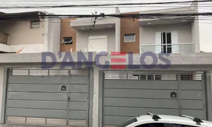 Sobrado à venda na Vila Dalila, São Paulo-SP: 3 quartos, 1 suíte, 2 salas, 2 banheiros, 2 vagas de garagem - 110m² de área.