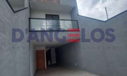 Sobrado à venda na Vila Carrão, São Paulo-SP: 2 quartos, 2 suítes, 2 salas, 3 banheiros, 2 vagas, 105m²!