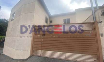 Sobrado para locação em São Paulo-SP, Vila Carmosina: 3 quartos, 1 suíte, 2 salas, 2 banheiros, 2 vagas, 100m² de área.
