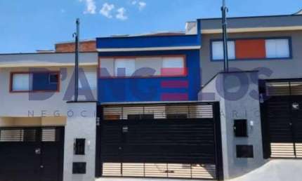 Lindo Sobrado para locação em São Paulo-SP, Cidade Líder: 2 quartos, 2 suítes, 2 salas, 3 banheiros, 2 vagas, 66m². Imperdível!