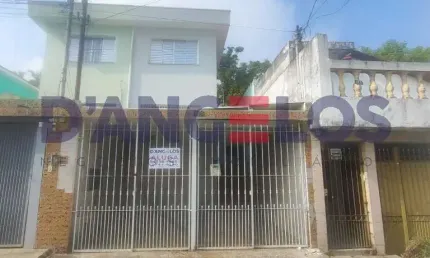 Sobrado de 3 quartos para locação em SP - 2 vagas, 2 banheiros, 90m² - A 1km do metrô Guilhermina Esperança
