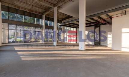 Loja ao Lado do Shopping Metrô Tatuapé - Locação de 2 Salas, 2 Banheiros, 190m² em São Paulo-SP!