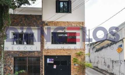 Sobrado à venda na Mooca, São Paulo-SP: 3 quartos, 1 suíte, 2 salas, 4 banheiros, 2 vagas - 181m² de área.