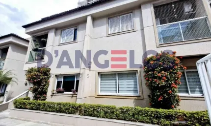 Sobrado de luxo na Mooca: 3 quartos, 3 suítes, 2 salas, 5 banheiros, 4 vagas de garagem e 130m² de área. Venha conferir!
