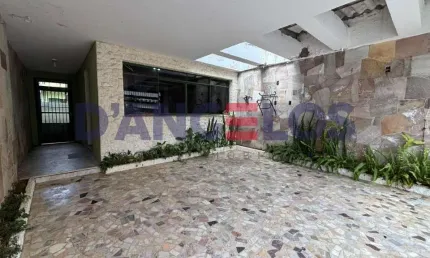 Sobrado à Venda em São Paulo-SP, Tatuapé: 3 Quartos, 1 Sala, 2 Banheiros, 2 Vagas de Garagem, 135m² de Área
