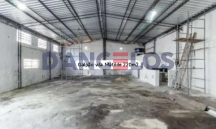 Galpão Comercial para Locação na Vila Matilde - São Paulo-SP: 1 Sala, 2 Banheiros, 220m² de Área!