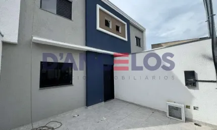 Sobrado de 2 quartos e 2 suítes à venda em Itaquera, São Paulo-SP: 66m², 1 sala, 3 banheiros e 2 vagas!