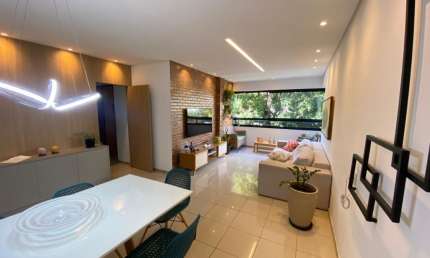 Oportunidade em Casa Forte! Edf. Maria Inês - Apartamento ao lado da Praça de Casa Forte com 11m², 3 quartos sendo 1 suíte por R$ 920MIL.