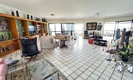 Edf. Saint Paul de Vence - Apartamento ao lado do Parque da  Jaqueira com 4 quartos sendo 4 suítes no  com 4  com 300m² por R$ 2.350.000,00.