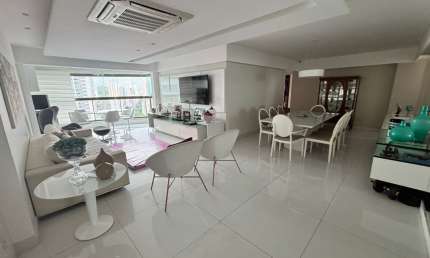 Lindo Apartamento no Edf. Alameda Imperial com com 4 quartos sendo 4 suítes com 172m² por R$ 1.850.000,00.