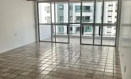 Edf. Juncos - Apartamento no Bairro dos Aflitos com 3 quartos sendo 1 suíte com 165m² por R$ 615MIL.