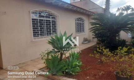 Casa com 3 dormitórios à venda, 200 m² por R$ 580.000,00 - Parque Jamaica - Londrina/PR