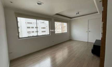 Apartamento à venda em Moema, com 3 quartos sendo 1 suíte, 3 banheiros, 1 vaga.