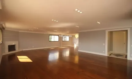 Cobertura À Venda no bairro Santa Cecília com 4 suítes, 2 salas, 3 banheiros, 4 vagas, 450m².