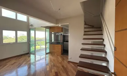 Apartamento Duplex para locação em Moema, com 2 quartos, 1 sala, 2 vagas.