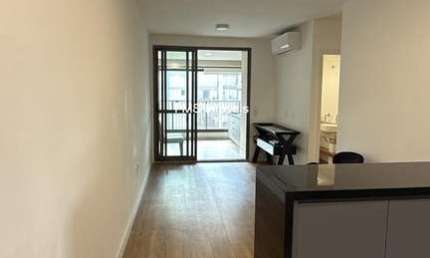 Apartamento para Locação em Moema, com 2 Suítes,  2 Vagas.