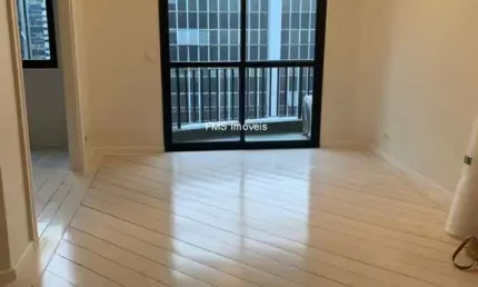 Apartamento para locação no Itaim Bibi com 3 quartos sendo 1 suíte, 2 banheiros.