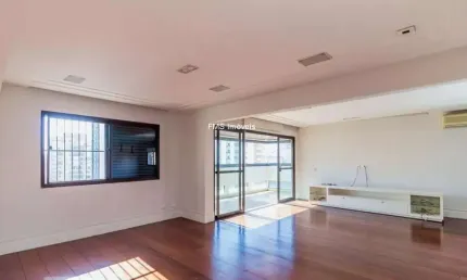 Imperdível! Apartamento de Luxo em Moema, São Paulo-SP: 3 quartos, 3 suítes, 3 banheiros, 4 vagas de garagem, 230m² de área