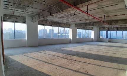 Conjunto Comercial de Alto Padrão para Locação na Chácara Santo Antônio, São Paulo-SP: 4 Banheiros, 4 Vagas, 163,15 m² de Área.