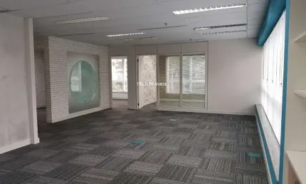 Conjunto comercial com 130m² na vila nova conceição.