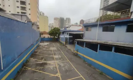 Área Comercial de Alto Padrão em Pinheiros, São Paulo-SP: 4 Banheiros, 20 Vagas e 927m² de Área!