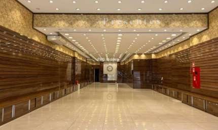 Aluguel de Loja Comercial de Alto Padrão em Pinheiros, São Paulo-SP - 1 Sala, 2 Banheiros, 200 m² de Área.