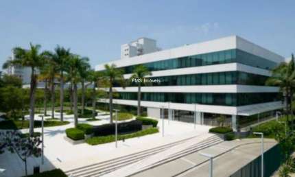 Conjunto comercial com 544m² para locação na Vila Leopoldina.