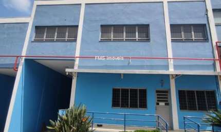 Galpão Comercial para Locação em Barueri-SP, Chácaras Marco: 2 banheiros, 4 vagas, 690m² de área!