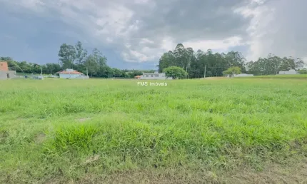Lote com 420m² em condomínio fechado - Ninho Verde.