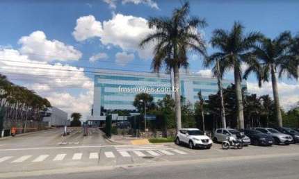 Conjunto Comercial de Alto Padrão com 641,50 m², 4 Banheiros e 18 Vagas de Garagem no Tamboré, Barueri-SP!