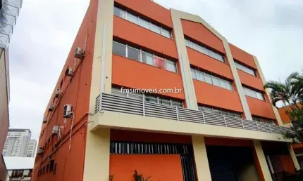 Prédio Inteiro com 1700m² de área útil na Barra Funda.