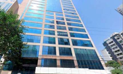 Conjunto comercial com 126m² para locação em Moema.