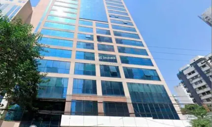 Conjunto comercial com 126m² para locação em Moema.