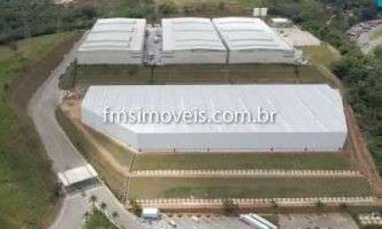 Galpão Comercial de Alto Padrão em Santana de Parnaíba - Vila Poupança: 2 banheiros, 5 vagas, 2.296m² de área.