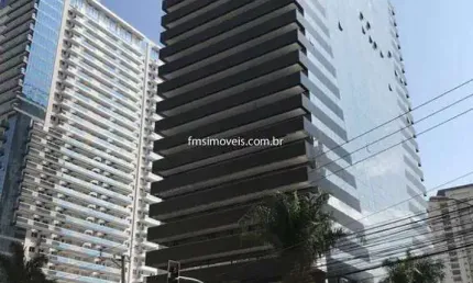 Espaço Comercial de Alto Padrão em São Paulo-SP, Várzea da Barra Funda: 317m², 2 Banheiros e 6 Vagas de Garagem