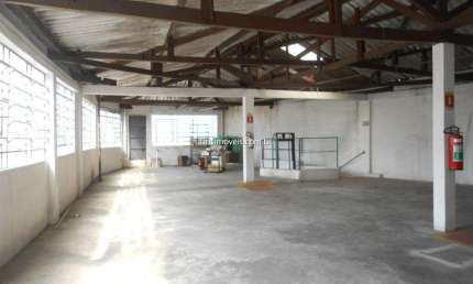 Galpão comercial para locação em Vila Prudente, São Paulo-SP: 2 banheiros, 1 vaga de garagem, 689m² de área.