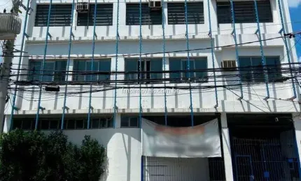 Imóvel Comercial em Santo Amaro: 750m², 2 Banheiros e 15 Vagas!