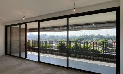 Apartamento à venda na Vila Nova Conceição com 3 suítes, 2 banheiros, 3 vagas.