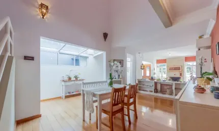 Casa tipo para venda em Jardim Londrina com 3 quartos, sendo 3 suítes, 223m²