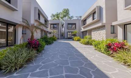 Casa no condomínio Hipica Max Garden para venda e locação com 4 quartos, sendo 4 suítes, 850m²