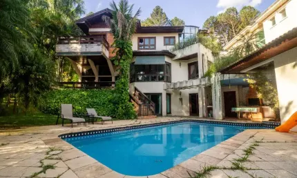 Casa em condomínio para venda em Alphaville com 4 quartos, sendo 3 suítes, 591m²
